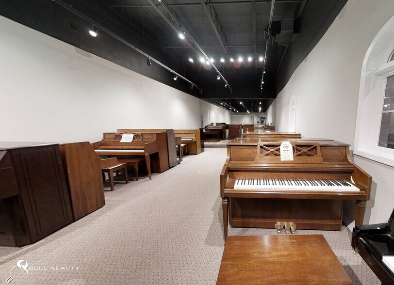 Primary Photo Of 1610 Northeast Expy, Atlanta Showroom For Sale