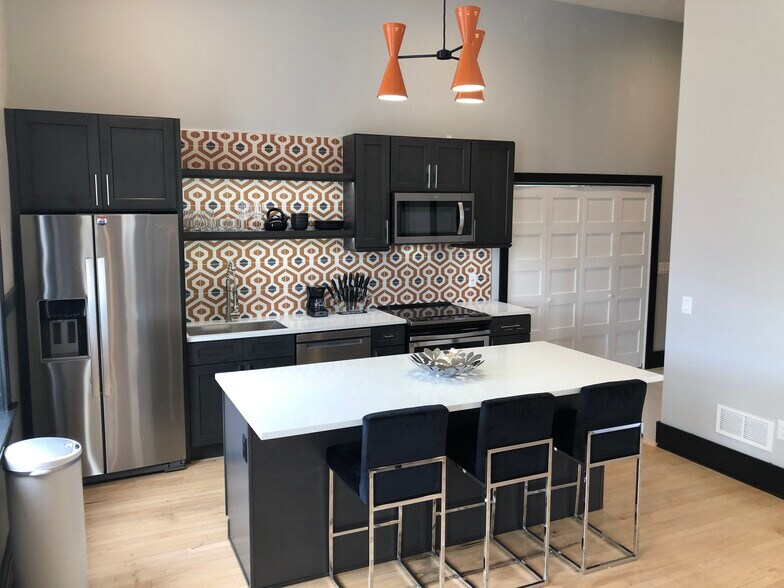 More Photos Of 115 NW 3rd St, Abilene Office Residential For Sale