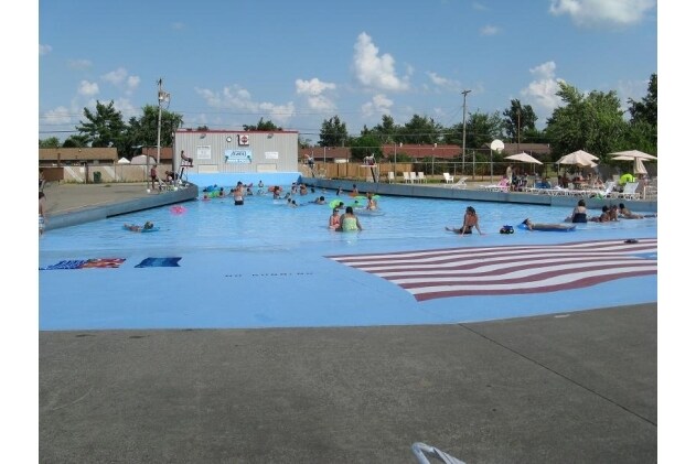 More Photos Of 3905 Carter Rd, Owensboro Swimming Pool For Sale