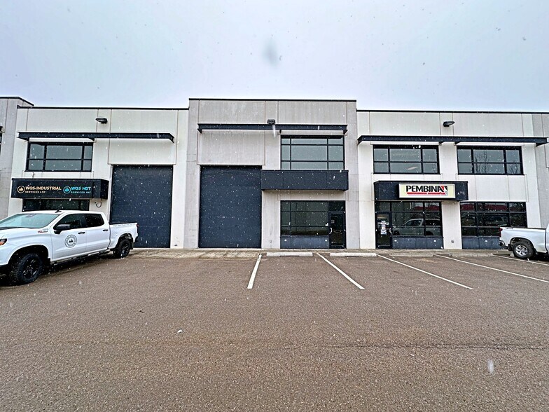 More Photos Of 400 Mackenzie Blvd, Fort McMurray Flex For Sale