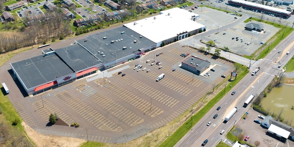 More Photos Of 701-755 S West End Blvd, Quakertown Unknown For Lease