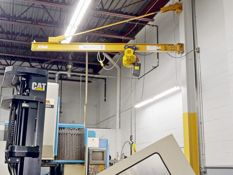 More Photos Of 2505 Avonia Rd, Fairview Warehouse For Lease
