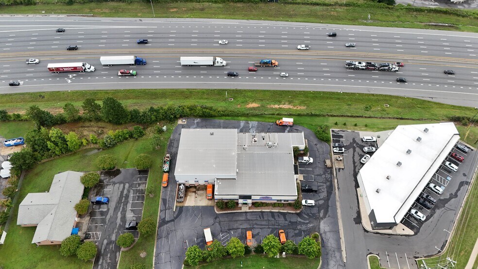 More Photos Of 269 Executive Park Dr NE, Concord Showroom For Lease