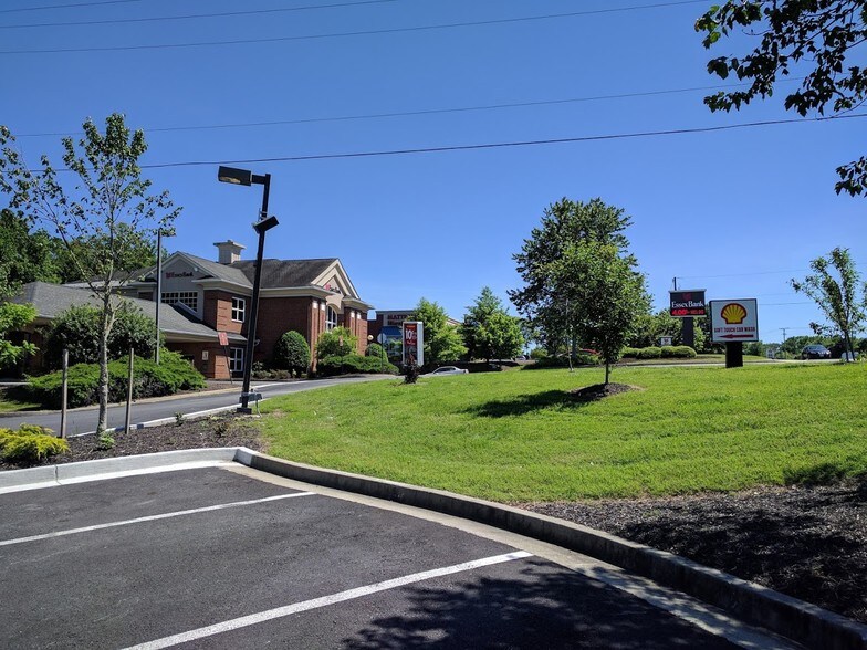 More Photos Of 9999 Brook Rd, Glen Allen Freestanding For Lease
