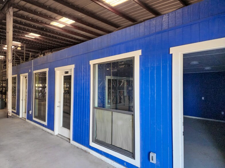 More Photos Of 7240 E IH-10, San Antonio Warehouse For Sale