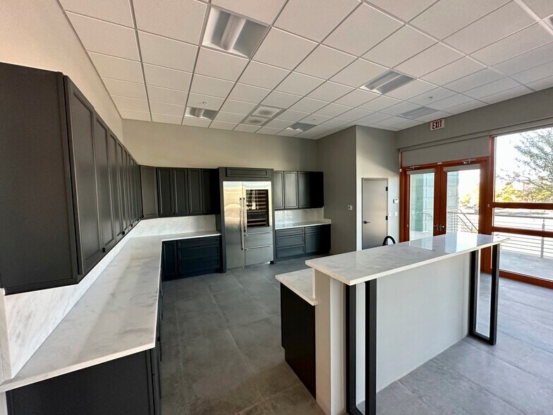 More Photos Of 1825 W Knudsen Dr, Phoenix Airplane Hangar For Sale