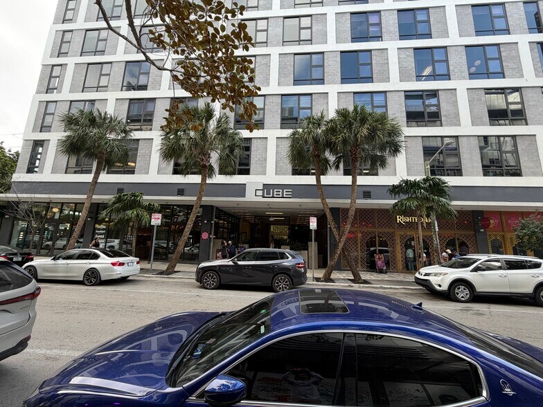 More Photos Of 218 NW 24th St, Miami Office Residential For Lease