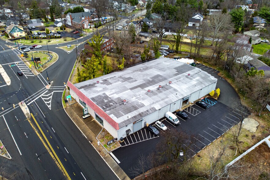 More Photos Of 1 White Horse Pike, Barrington Showroom For Sale