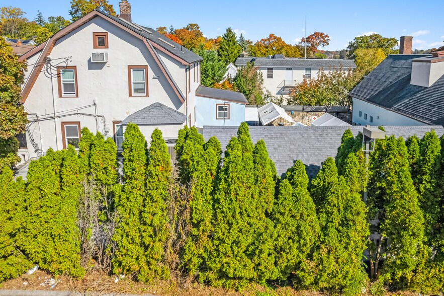 More Photos Of 649 W Boston Post Rd, Mamaroneck Veterinarian Kennel For Sale