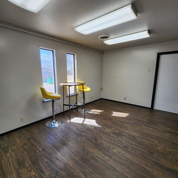 More Photos Of 1408 8th St, Alamogordo Office For Lease
