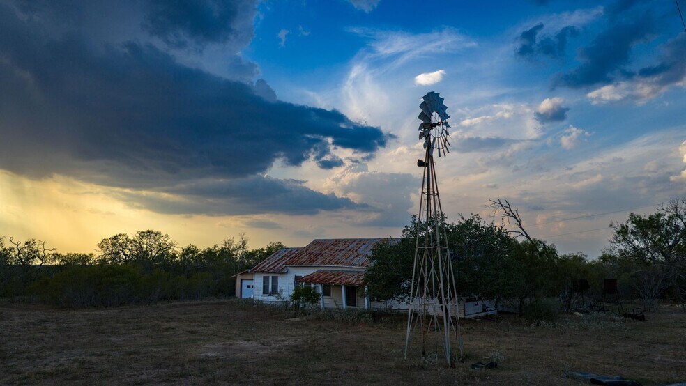 More Photos Of 879 County Road 421, Gonzales Land For Sale