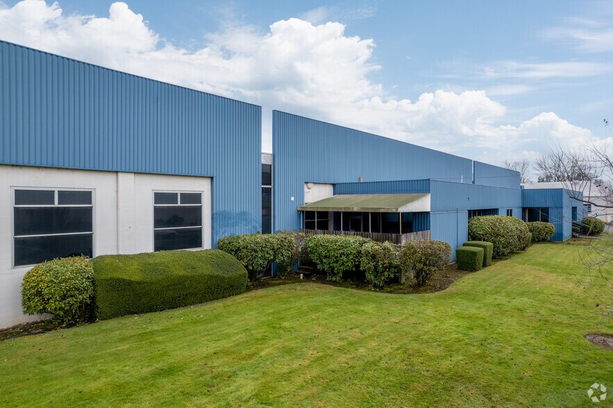 More Photos Of 859 7th St NW, Salem Manufacturing For Lease