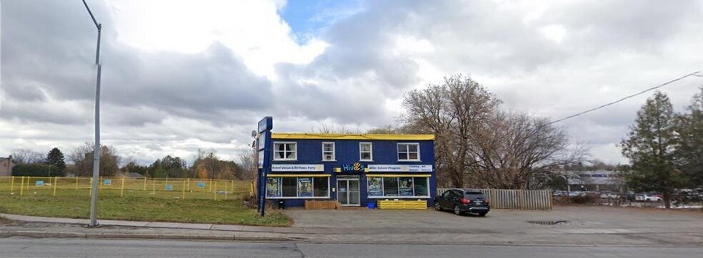 More Photos Of 17680 Leslie St, Newmarket Storefront Retail Residential For Sale