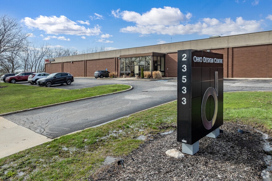 More Photos Of 23533 Mercantile Rd, Beachwood Showroom For Lease