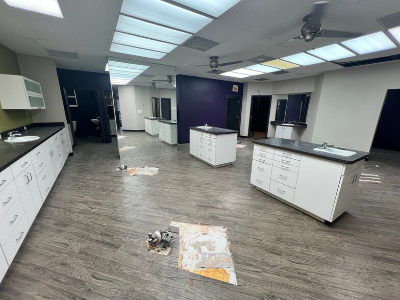 More Photos Of 5201 S Cooper St, Arlington Storefront Retail Office For Lease