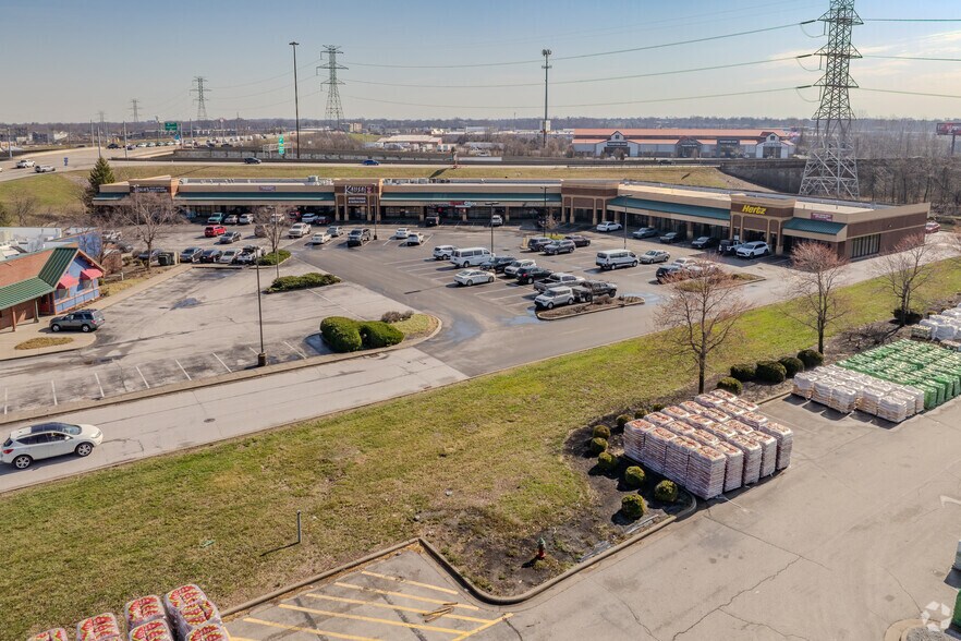 More Photos Of 1370 Veterans Pky, Clarksville Restaurant For Sale