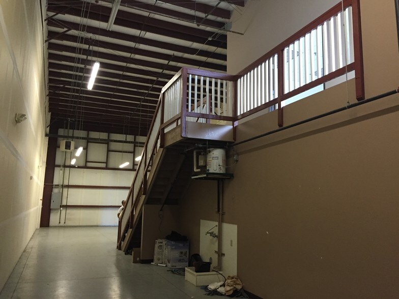 More Photos Of 7390 S Fraser St, Centennial Warehouse For Sale