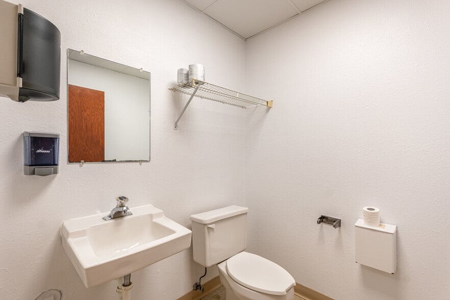 More Photos Of 1626 State Route 31, Oswego Specialty For Sale
