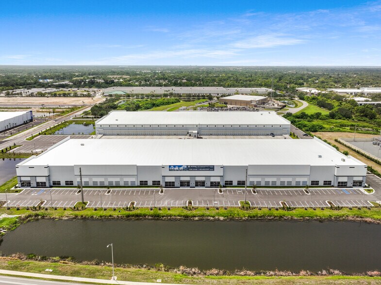 More Photos Of 4506 24th Street E, Bradenton Unknown For Lease