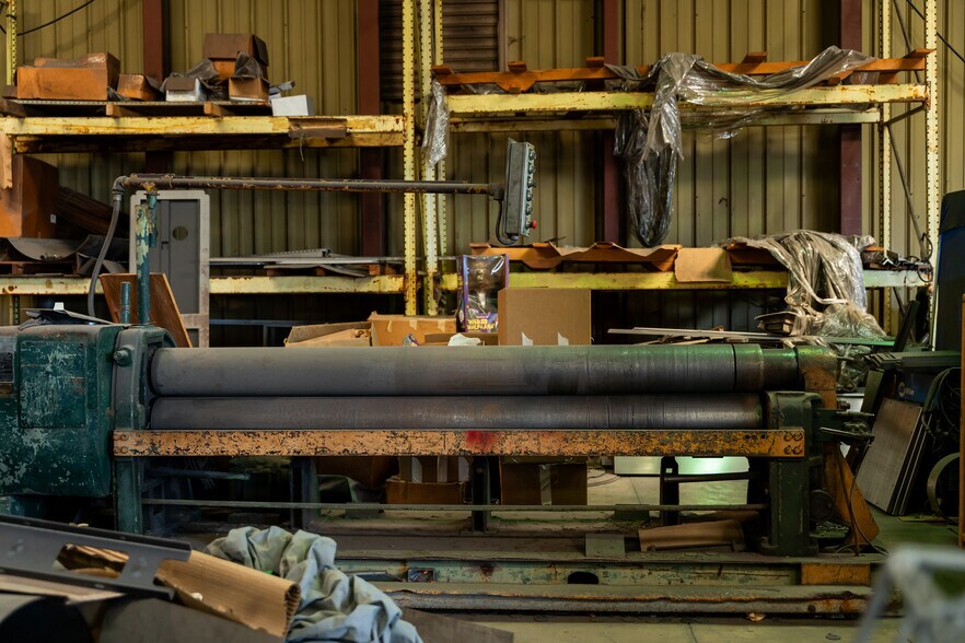 More Photos Of 1630 N Interstate 35 E, Lancaster Flex For Sale