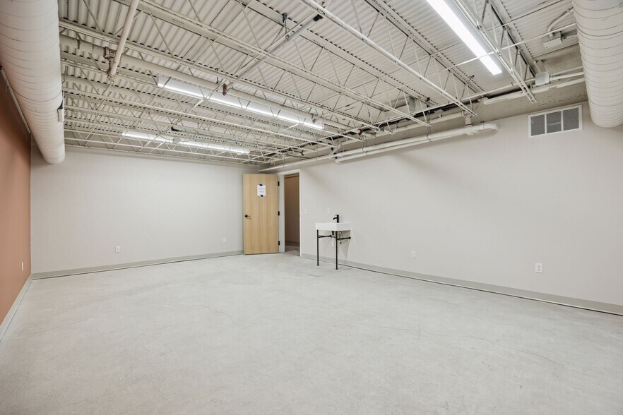 More Photos Of 6412-6420 Nicollet Ave, Richfield Freestanding For Lease