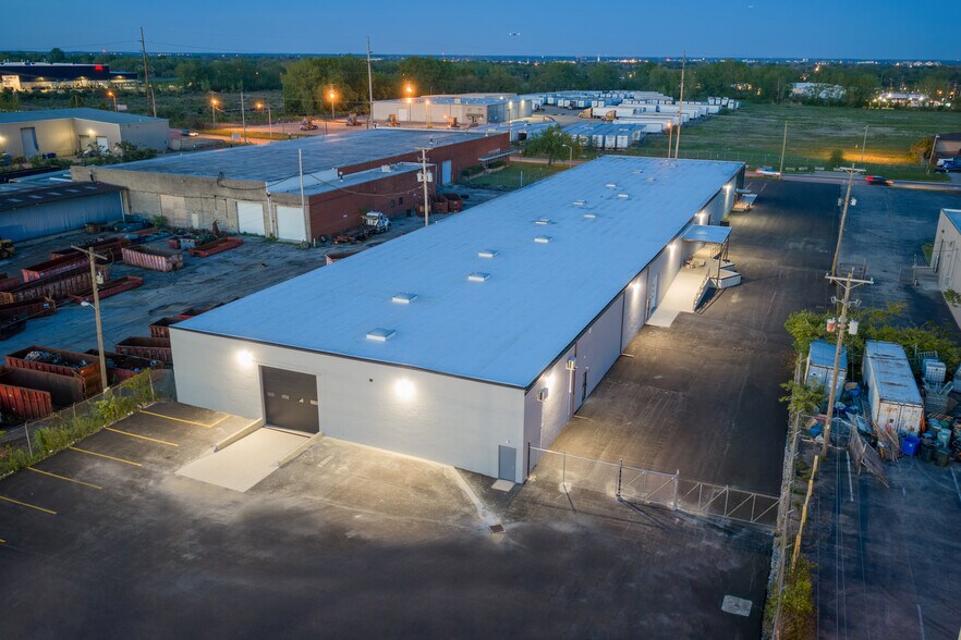 More Photos Of 985 Joyce Ave, Columbus Warehouse For Lease