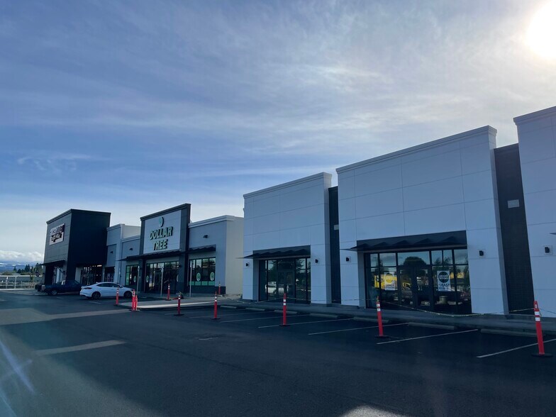 More Photos Of 180 Leroy Ave, Molalla General Retail For Lease