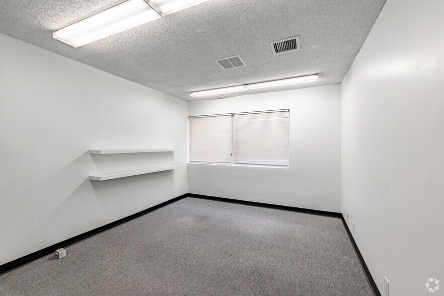 More Photos Of 611 S Catalina St, Los Angeles Loft Creative Space For Lease