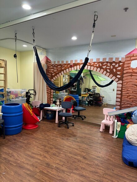 More Photos Of 620 N Wymore Rd, Maitland Office For Sale