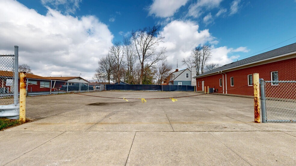 More Photos Of 458 Glessner Ave, Mansfield Medical For Sale