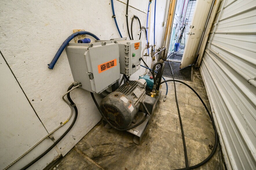 More Photos Of 1700 Oriskany W st, Utica Carwash For Sale