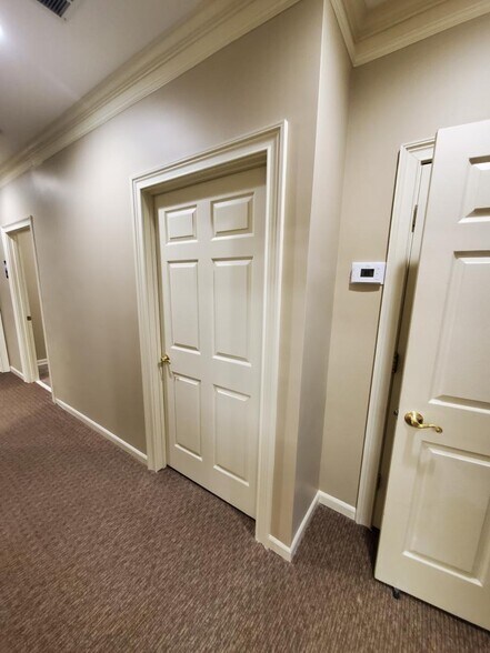 More Photos Of 2230 Towne Lake Pky, Woodstock Medical For Lease