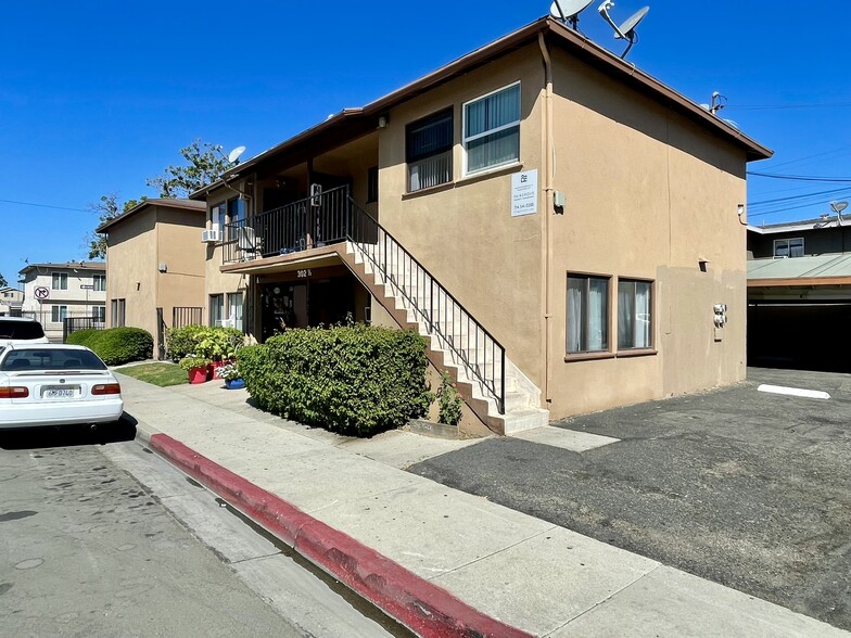 More Photos Of 302-302 1/2 N Bush St, Anaheim Apartments For Sale