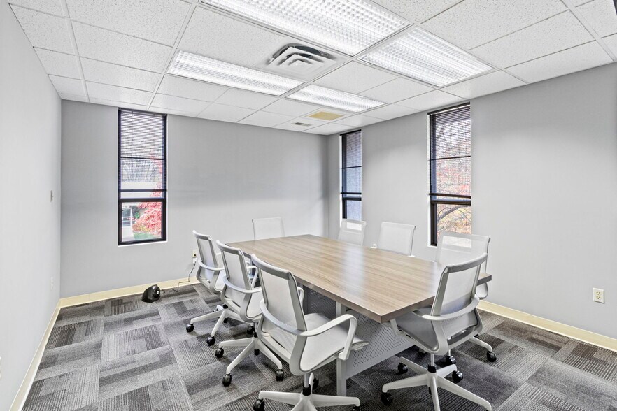 More Photos Of 716 N Bethlehem Pike, Lower Gwynedd Unknown For Lease