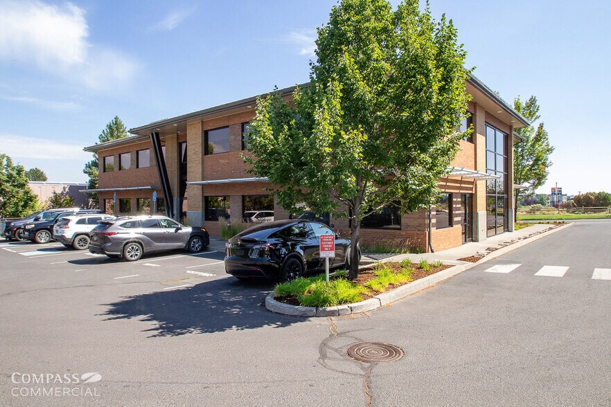 More Photos Of 123 SW Columbia St, Bend Office For Lease