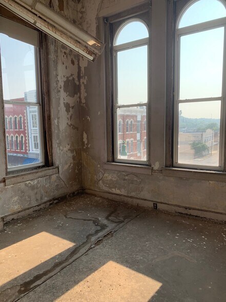 More Photos Of 1101 Noble St, Anniston General Retail For Sale