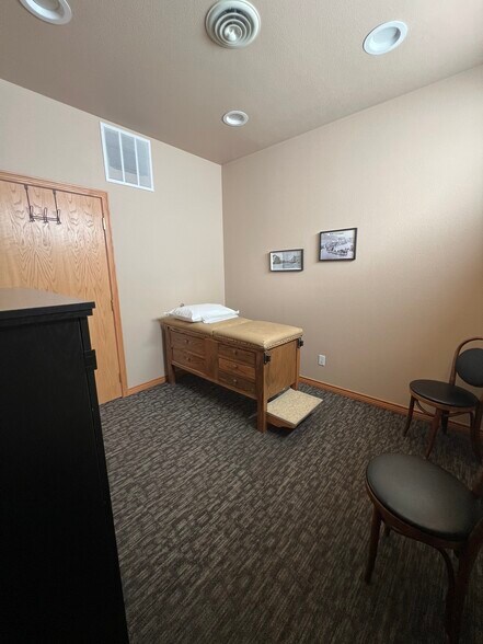 More Photos Of 77 Adcock Dr, Alamosa Healthcare For Sale