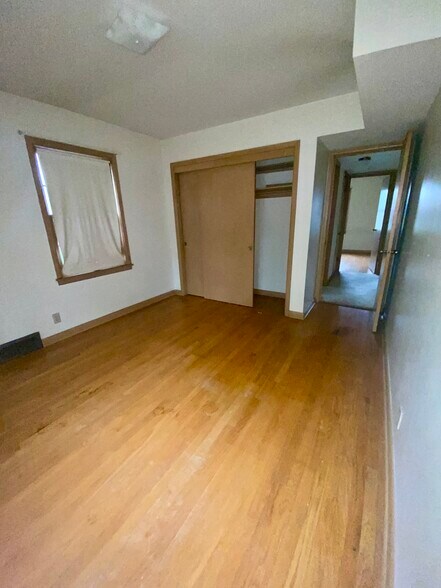 More Photos Of 7009 W Tripoli Ave, Milwaukee Apartments For Sale