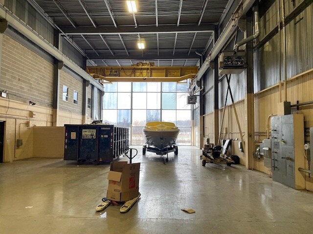 More Photos Of 543 W Algonquin Rd, Arlington Heights Warehouse For Sale