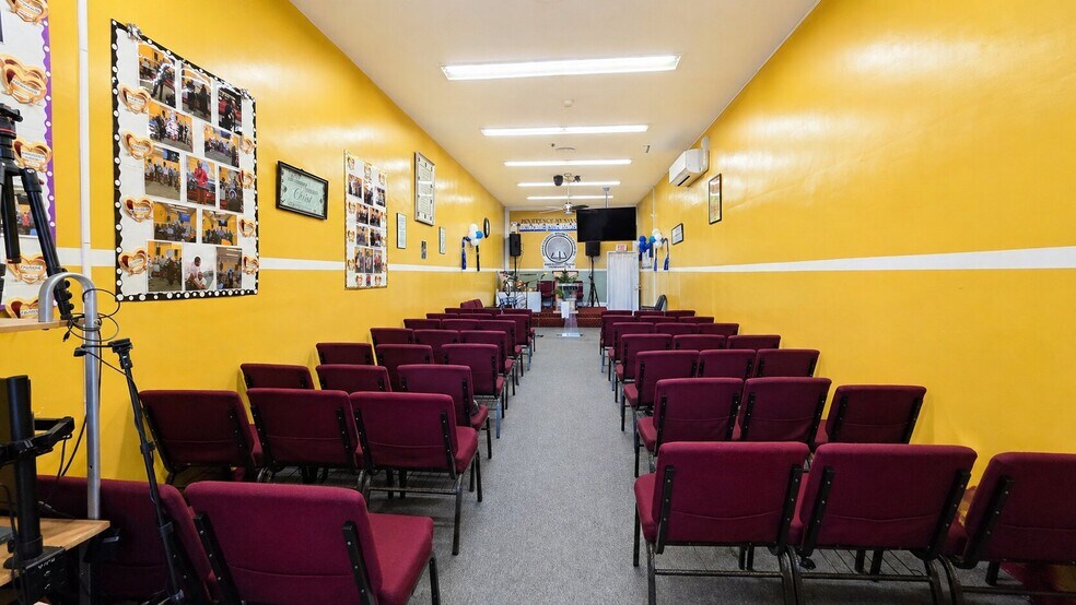 More Photos Of 71 Albany Ave, Kingston Storefront Retail Office For Sale
