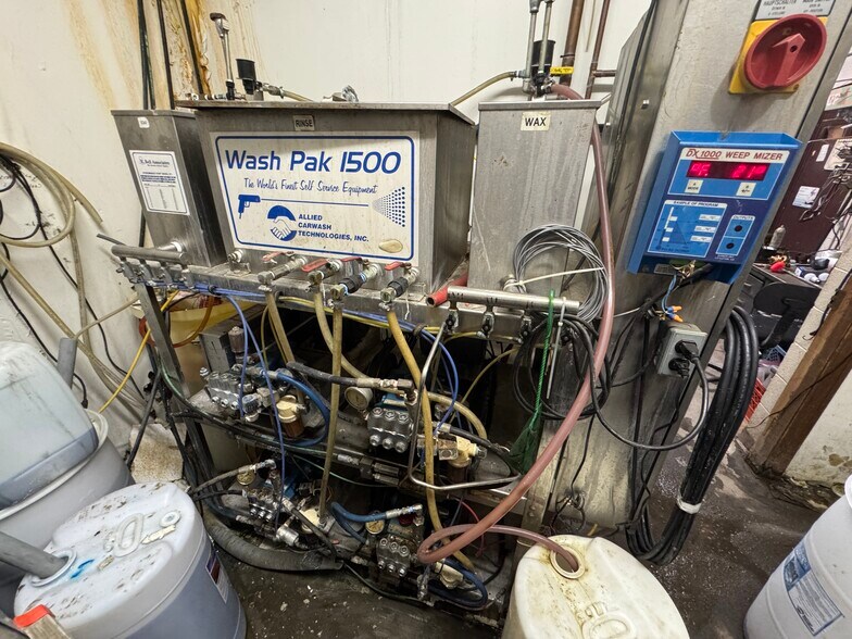 More Photos Of 19162 Huron River Dr, New Boston Specialty For Sale