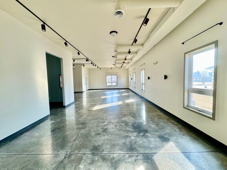 More Photos Of 216 Evergreen Dr, Glen Carbon Medical For Lease