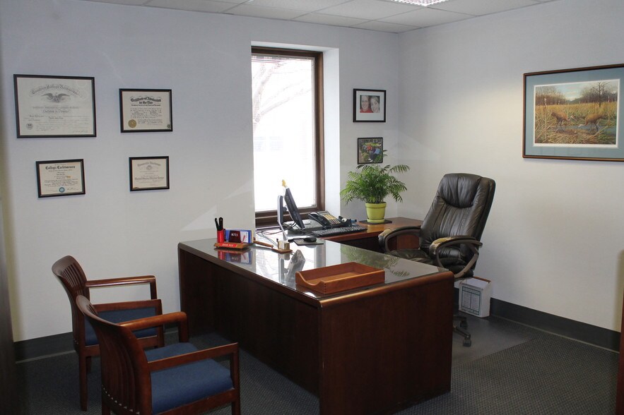 More Photos Of 120 W Grand Ave, Eau Claire Office Residential For Lease