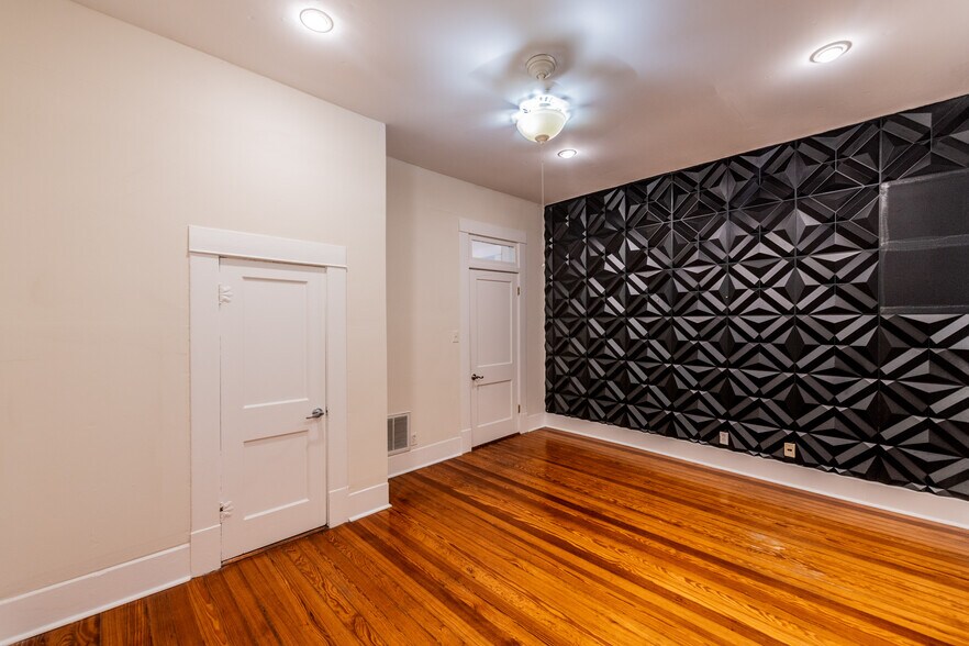 More Photos Of 214 E Ashby Pl, San Antonio Office For Lease