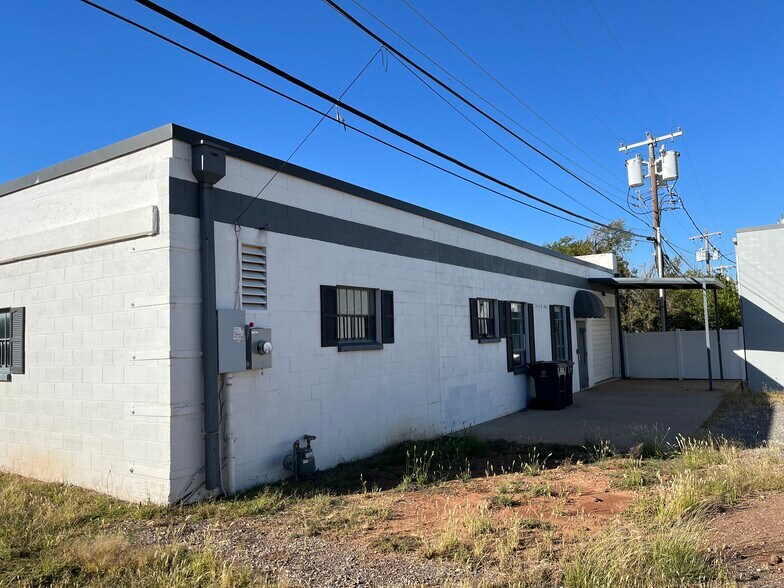 More Photos Of 24 NE 46th St, Oklahoma City Manufacturing For Lease