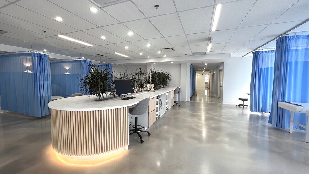 More Photos Of 290 Midpark Way SE, Calgary Medical For Lease