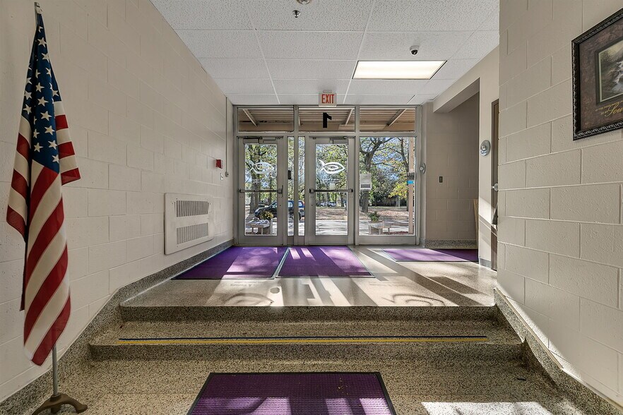 More Photos Of 430 3rd Ave NE, Saint Cloud Specialty For Sale