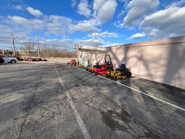 More Photos Of 154 Lancaster Ave, Malvern Auto Repair For Sale