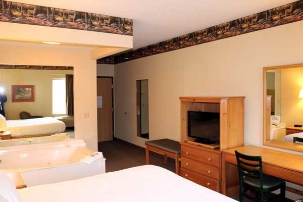 More Photos Of 1600 N US Highway 31, Pellston Hotel For Sale