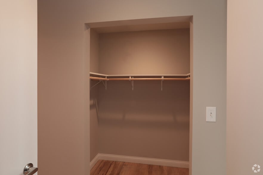 More Photos Of 2658 Scranton Rd, Cleveland Apartments For Lease